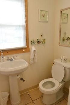 Lucky Horseshoe Cabins Hotel Au Sable Luaran gambar