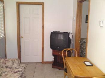 Lucky Horseshoe Cabins Hotel Au Sable Luaran gambar